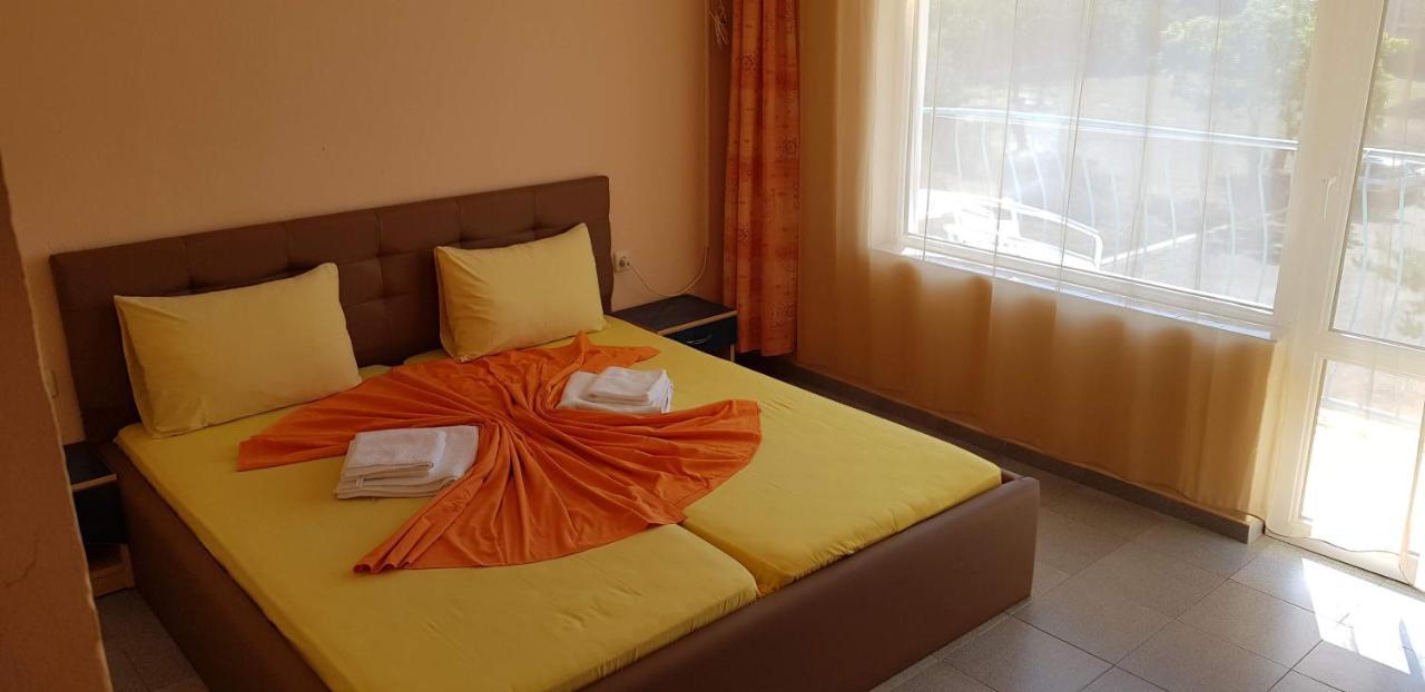 Hotel Laguna - Guest House Primorszko Kültér fotó