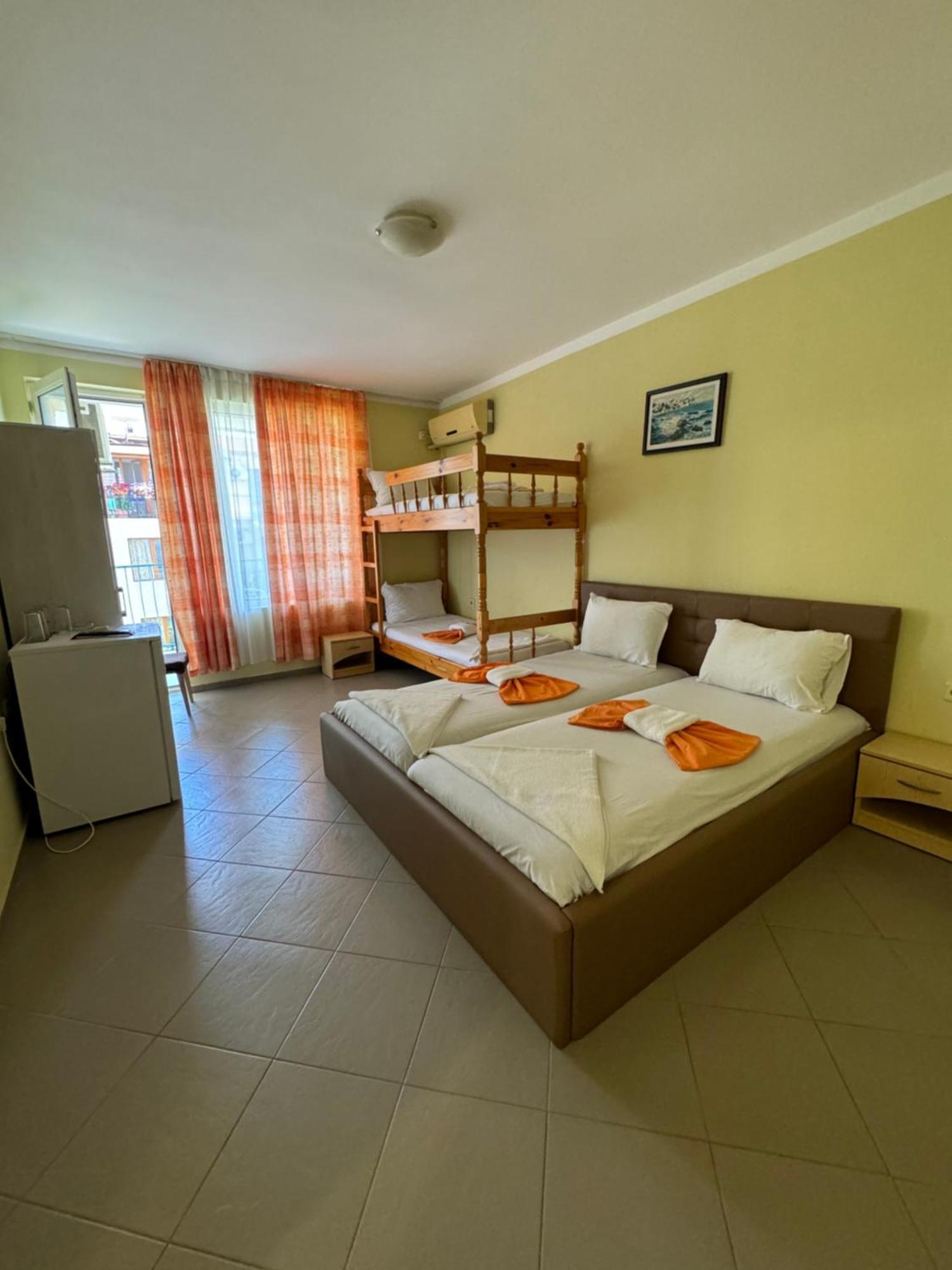 Hotel Laguna - Guest House Primorszko Kültér fotó